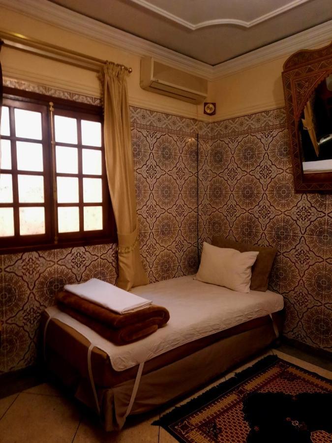 Stay With Low Budget Marrakesh Exterior photo