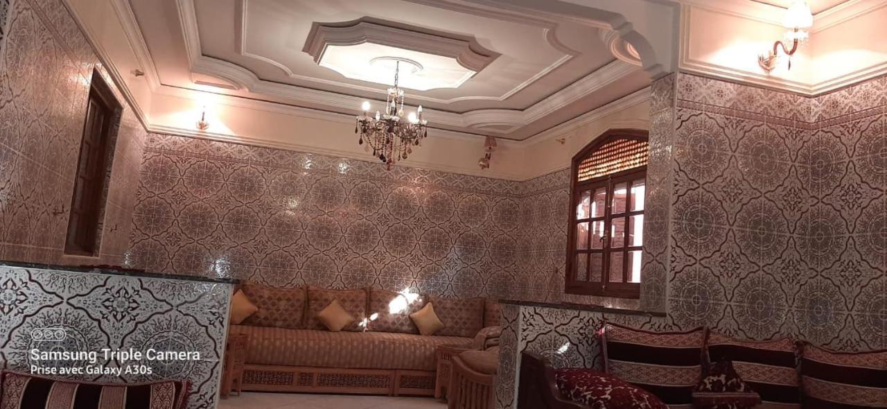 Stay With Low Budget Marrakesh Exterior photo
